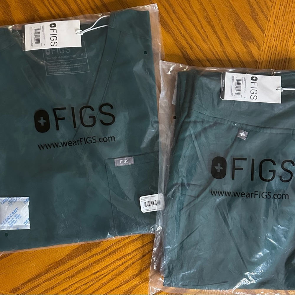 FIGS Catarina/Zamora Scrub Set – Forest Green– M Top / S Pants – NWT